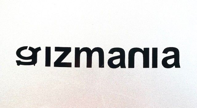 GIZMANIA Small Sticker Black