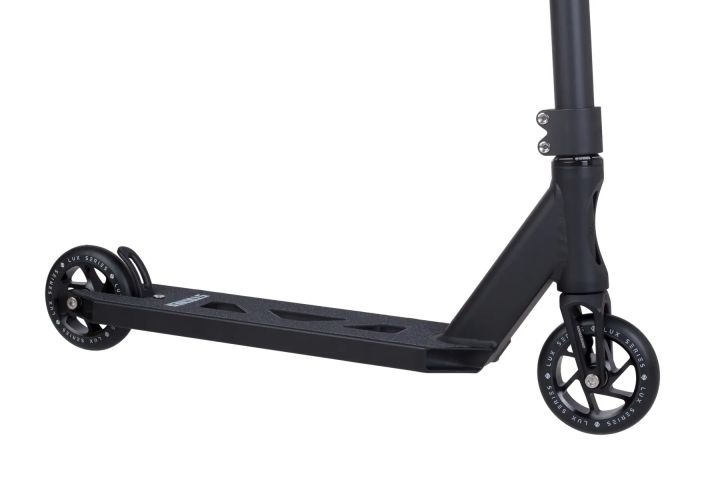 Striker Lux Scooter Black